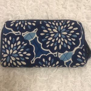 Vera Bradley Ladies Wallet Blue & White
